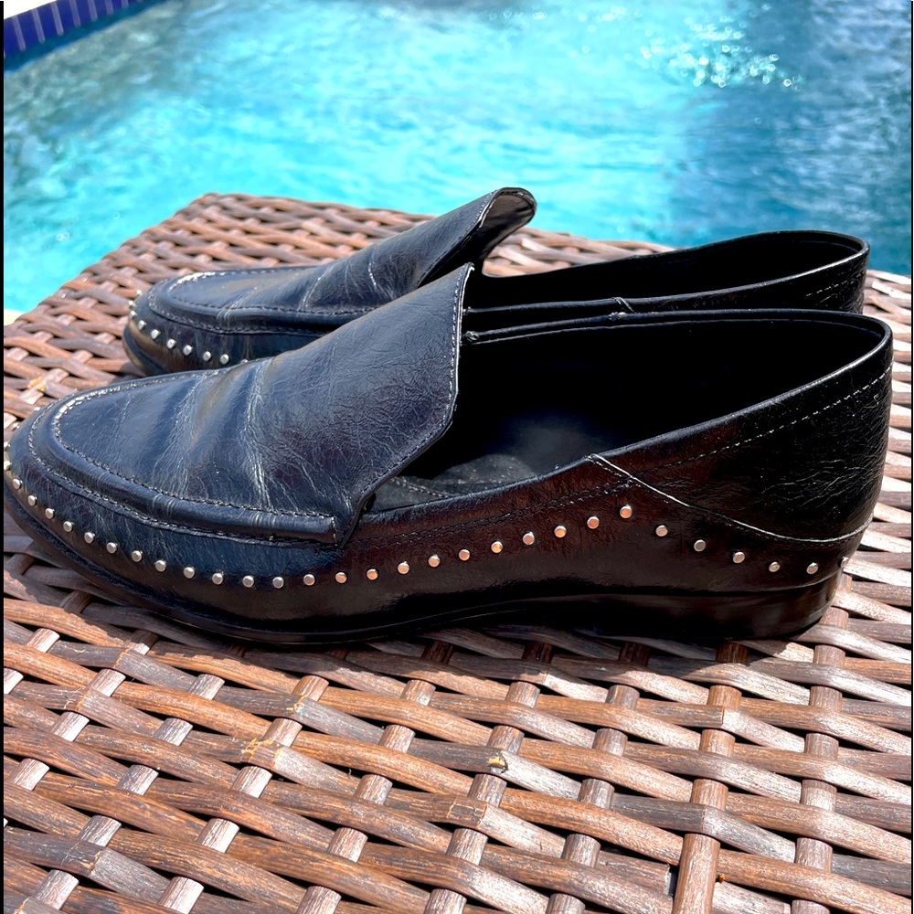 Vince Camuto black leather slip on loafer - SZ 7 M Silver Accents